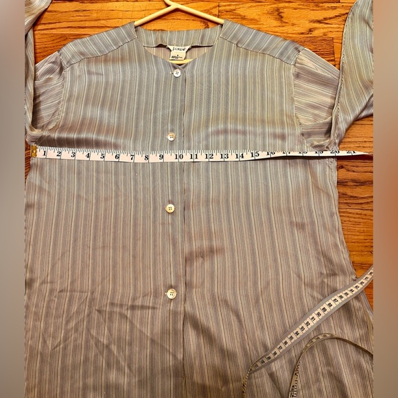 J Crew Ladys Silk Gray Striped SZ S Side Slits Button Up Tunic Blouse Sleek Gift - Picture 9 of 15